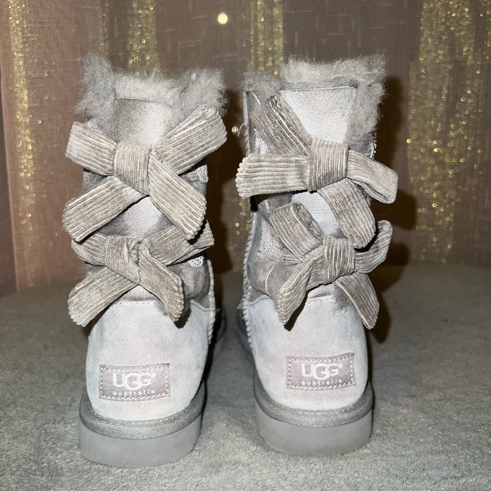 UGG boots corduroy bows gray size 6